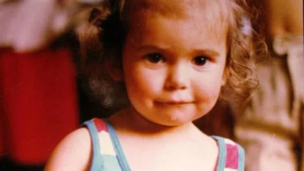 Познайте кое е това малко момиченце днес