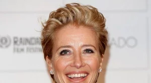 Ема Томпсън с тайно посещение в Бачковския манастир (снимки)