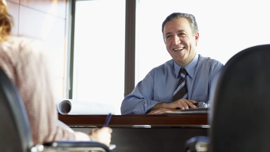 Шефът ви изкарва повече пари, отколкото предполагате. Ядосва ли ви или ви мотивира това?