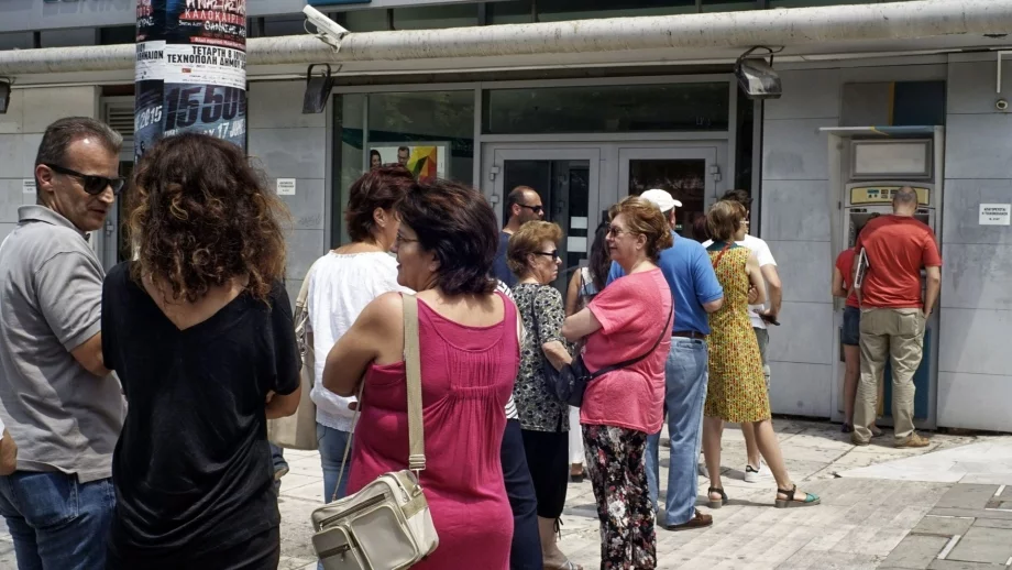 Повече от половината гърци не приемат условията на кредиторите