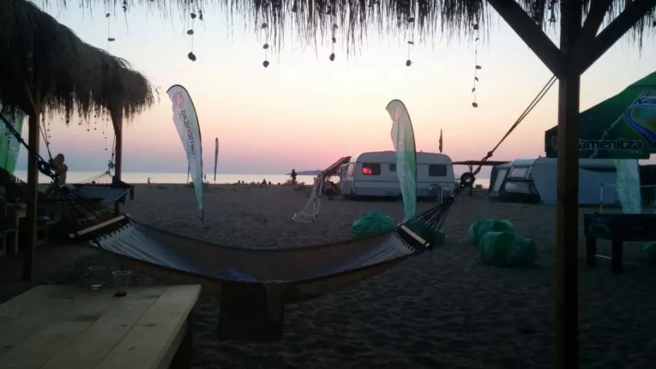 Коронавирусът напълни къмпингите по морето