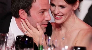  Дженифър и Бен на почивка след новината за развода