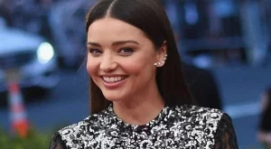 Миранда Кер излиза с най-младия милиардер