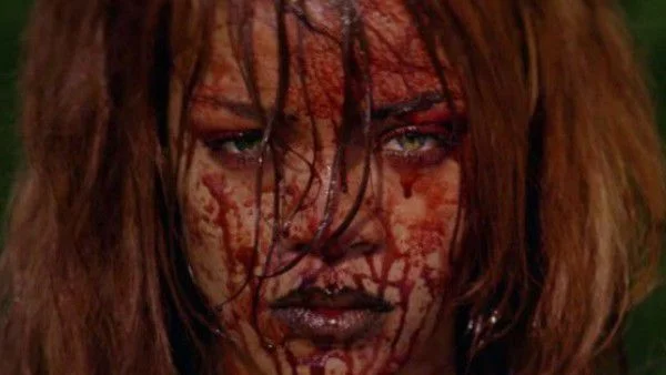 Риана скандализира с новото си видео