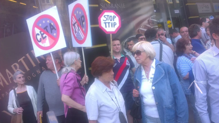 Възможно е преговорите за ТПТИ да бъдат временно прекратени 