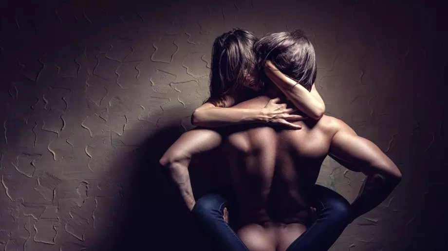 Зодиакалните комбинации, между които страстта е най-силна   