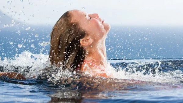 Лятна грижа за боядисаната коса