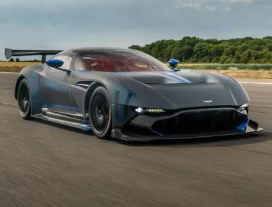 Ейдриън Нюи работи с Aston Martin по върховен автомобил