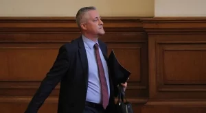 Още обществени поръчки може да бъдат спрени, потвърди и Лукарски 