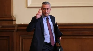 Лукарски успокоява: Ситуацията с гръцките банки е под контрол