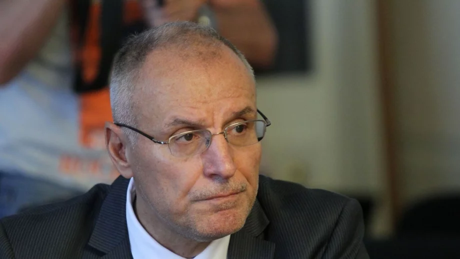 Управителят на БНБ: Обсъждаме мерки за намаляване на лошите кредити