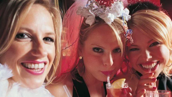 Изненади и подаръци, с които да зарадвате бъдещата булка