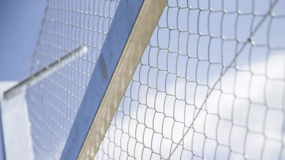 Защо Сърбия слага ограда по границата с България?