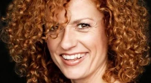 Ето я новата приятелка на Люси Дяковска