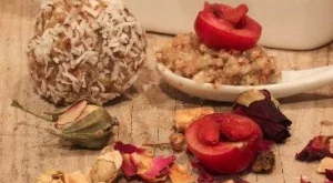 Сурови плодови бонбони