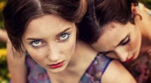 Каква жена си според цвета на очите