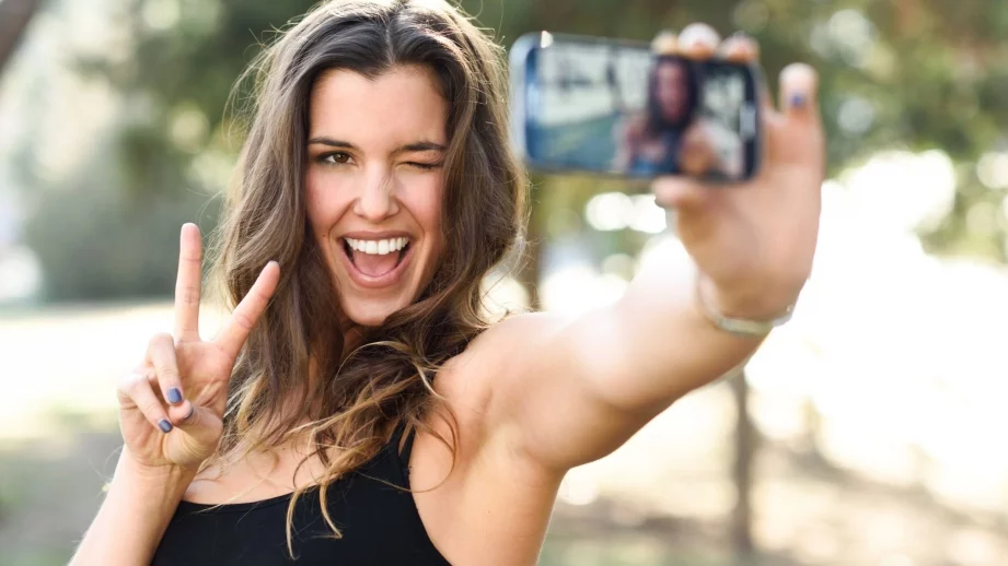 4 безплатни приложения, които ще направят селфитата ви уникални