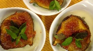 Карамелизирани смокини с млечно-ментов сос