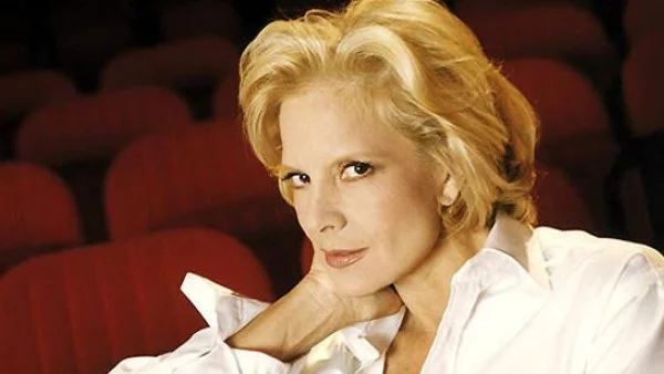 Силви Вартан представя книгата си "Мама..." в България