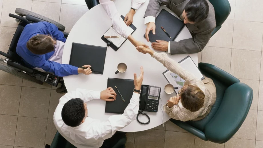 Фирмите сами ще избират как да прилагат данък "уикенд"