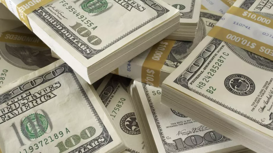 Милиардерът, който започва като асистент на Бил Гейтс, а сега е петият най-богат човек в света