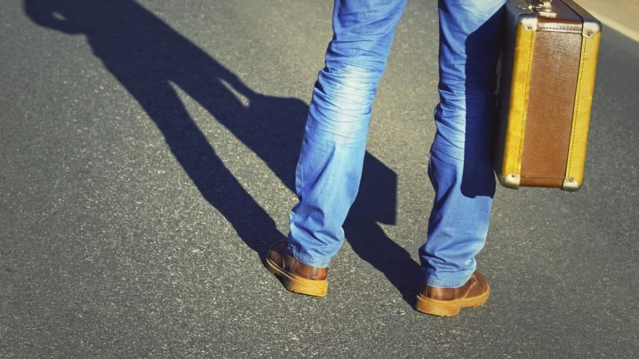 Как да разпознаете измамите при оферти за работа в чужбина 