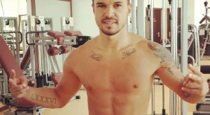 Участник в Big Brother: Спал съм с Божинов. Футболистът отвръща