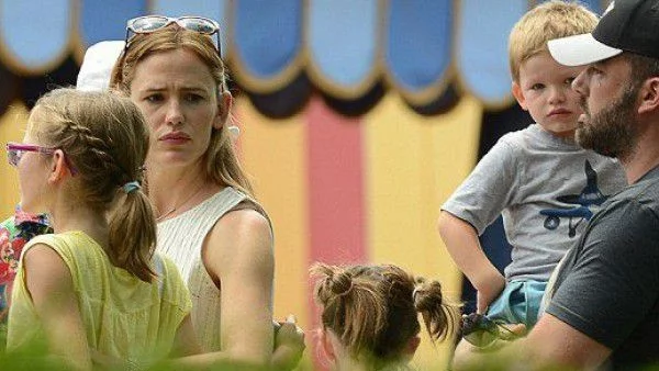 Афлек празнува рождения си ден с Дженифър 