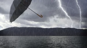 Жълт код за дъждове и бури в 13 области 