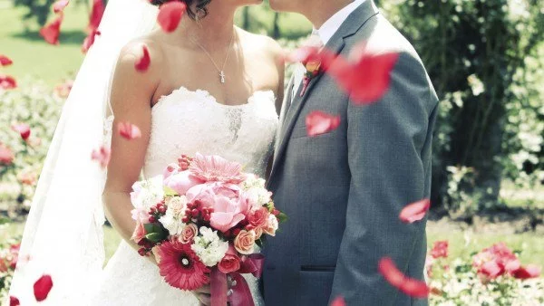 Перфектната булчинска рокля според зодията