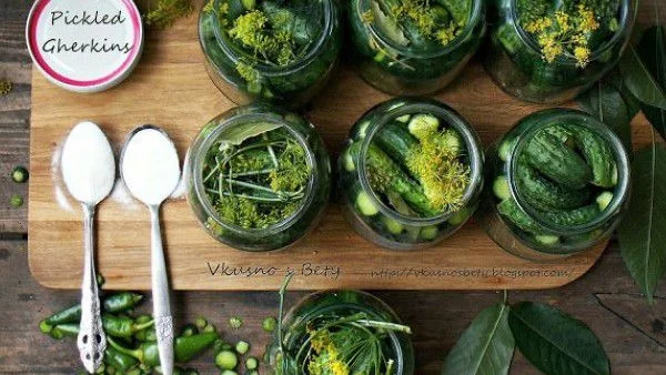 Кисели краставички  без варене на бурканите