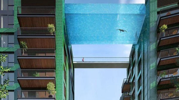 Първият висящ басейн 