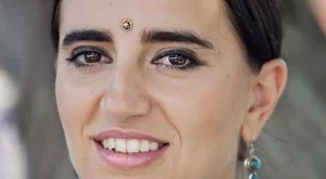 Стела Христова и мистериозният свят на индийските рисунки с къна