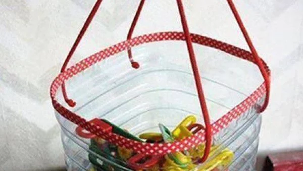 Кошничка за щипки от пластмасова туба