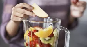 Ето защо никога НЕ трябва да слагате гореща храна в блендер