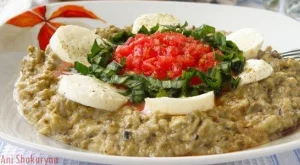 Разядка с патладжан, домати и Моцарела.