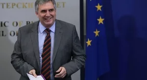 2015/08/25/0979768001440494084