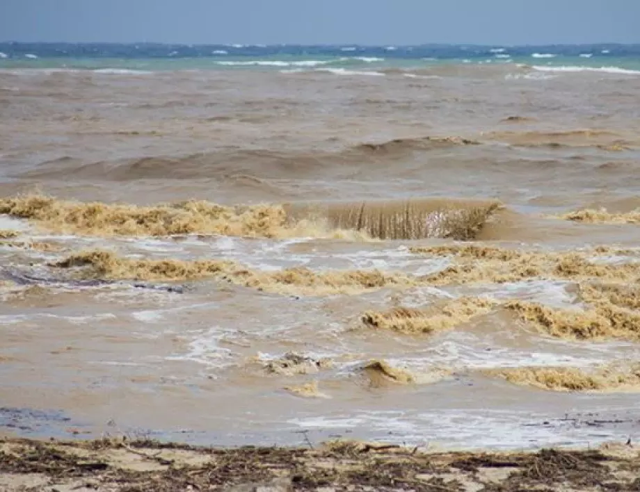 Откриха нарушения в определянето границите на морските плажове край с. Лозенец 