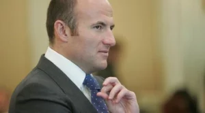 Русия в криза? Руски милиардер построи най-голямата яхта в света