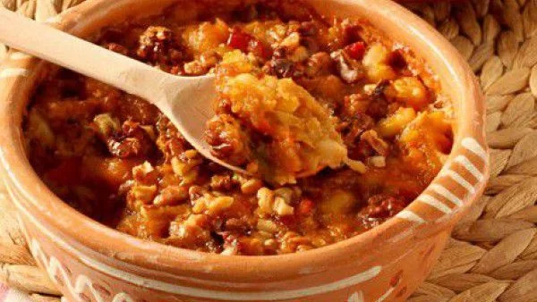 Печен боб с орехи