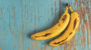 Как да съхранявате бананите, така че да не потъмнеят