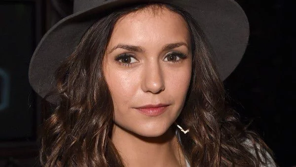 Нина Добрев с тайно посещение в София