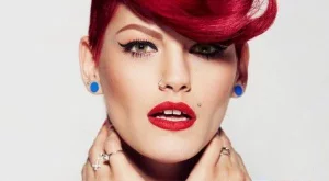 Жана Бергендорф с нов цвят на косата