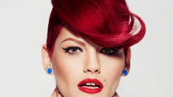 Жана Бергендорф с нов цвят на косата