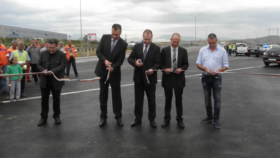 Прерязаха лентата на Лот 4 на АМ "Струма"