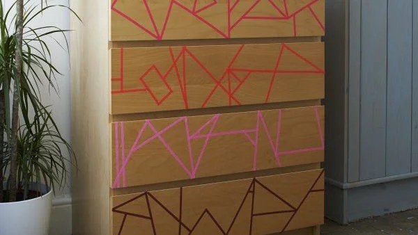 Декорация на скрин с цветно тиксо