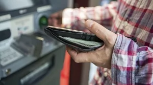 Предложение - синдикати и работодатели да договарят минималната заплата по браншове