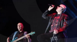 Слави Трифонов отлага грандиозния си концерт?