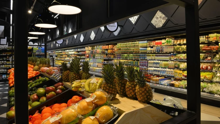 "Пикадили" затваря магазините си в малките градове