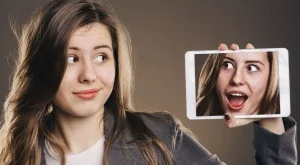 Защо е полезно да си говориш сама